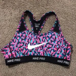 Nike pro sports bra